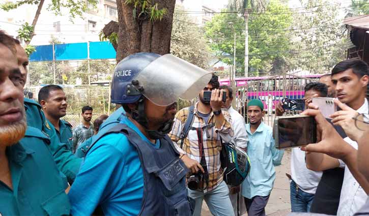কথা বললেই মামলার সংখ্যা বাড়ে: পলক